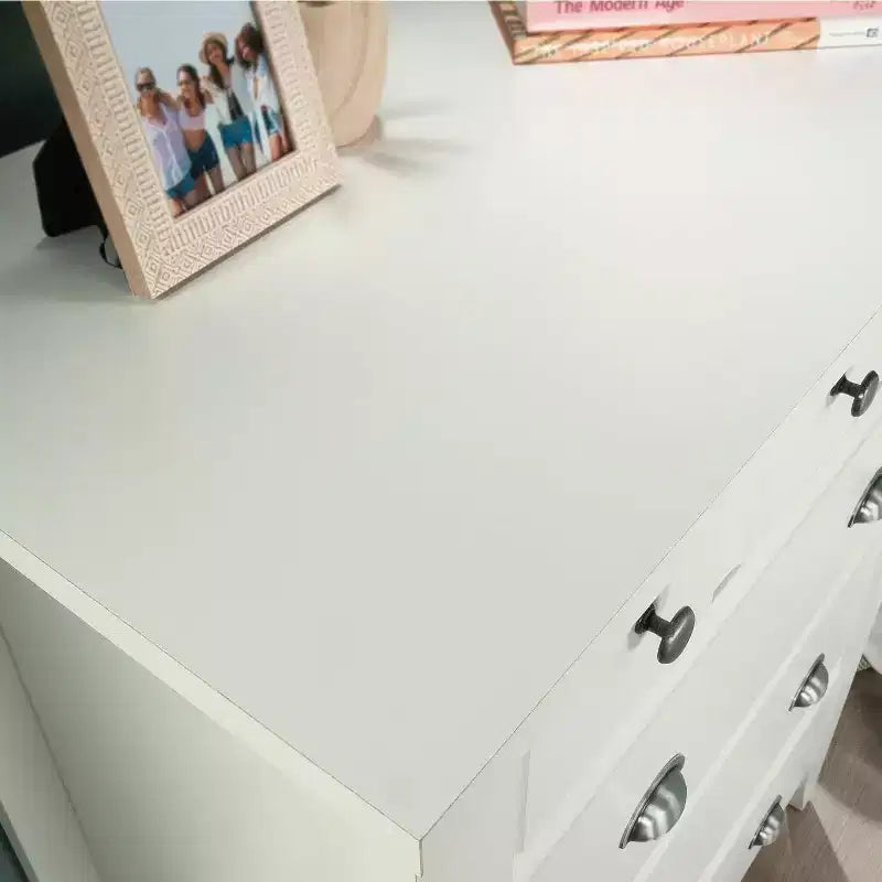 Cassettiera verticale in composito di legno da 8,25" con 4 cassetti, finitura bianca