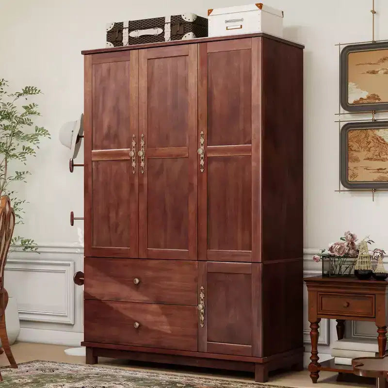 Armadio marrone giallastro in legno massello da 46,3" con 2 cassetti, asta appendiabiti e ripiani