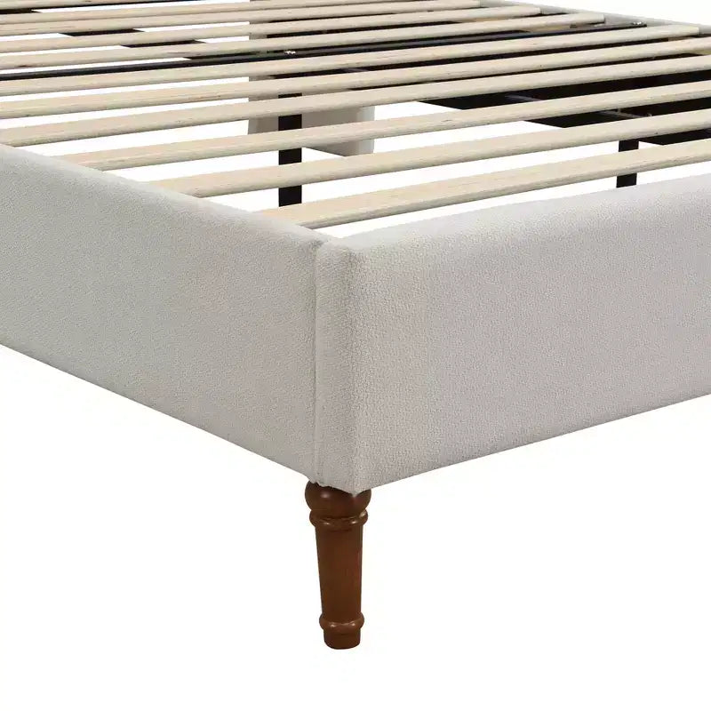 Letto moderno in ciniglia con testiera alta e ondulata