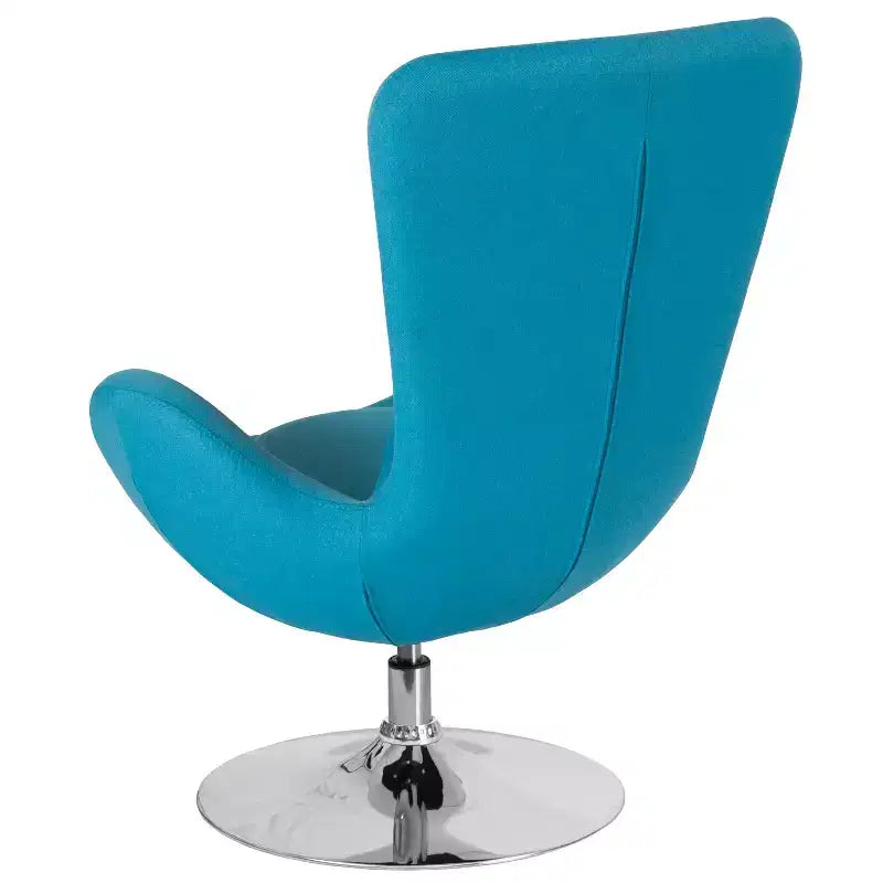 Poltrona lounge a forma di uovo con schienale alto e base girevole in metallo a 360°