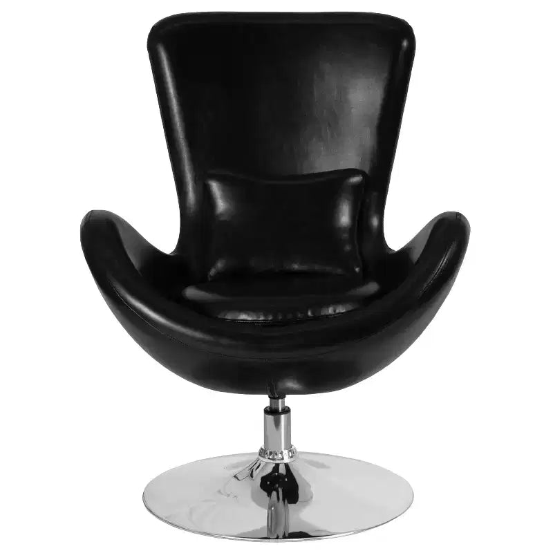 Poltrona lounge a forma di uovo con schienale alto e base girevole in metallo a 360°