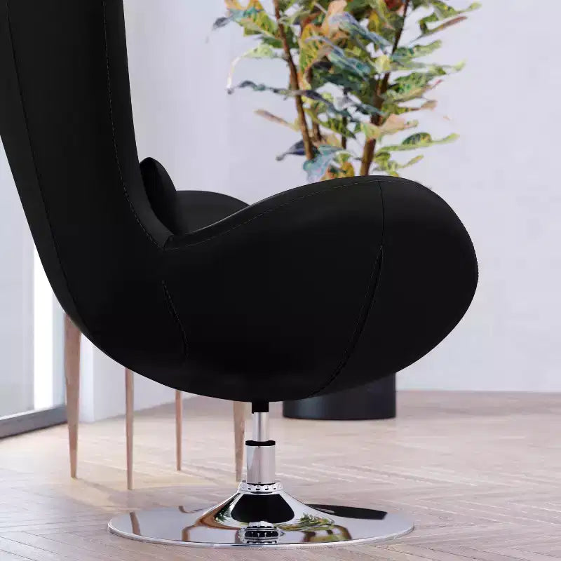 Poltrona lounge a forma di uovo con schienale alto e base girevole in metallo a 360°