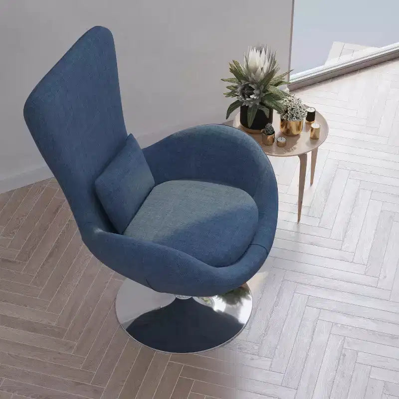 Poltrona lounge a forma di uovo con schienale alto e base girevole in metallo a 360°