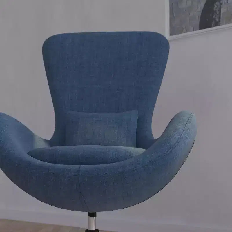 Poltrona lounge a forma di uovo con schienale alto e base girevole in metallo a 360°